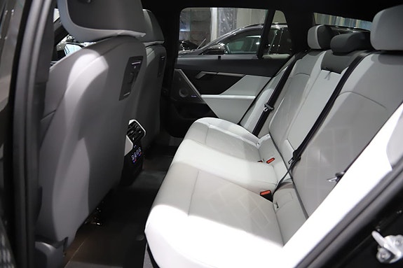 BMW 550e 14 of 20