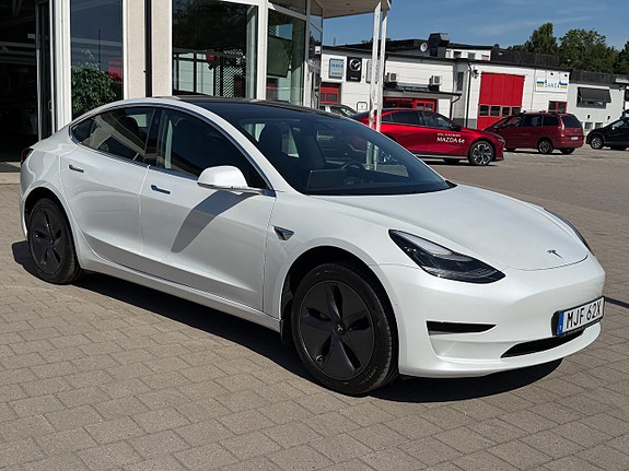 Tesla Model 3 3 of 24