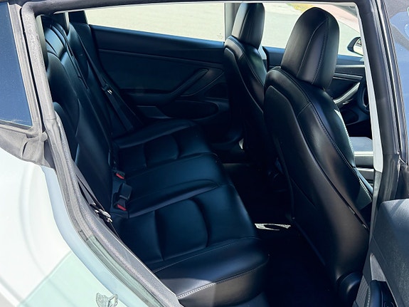 Tesla Model 3 15 of 24