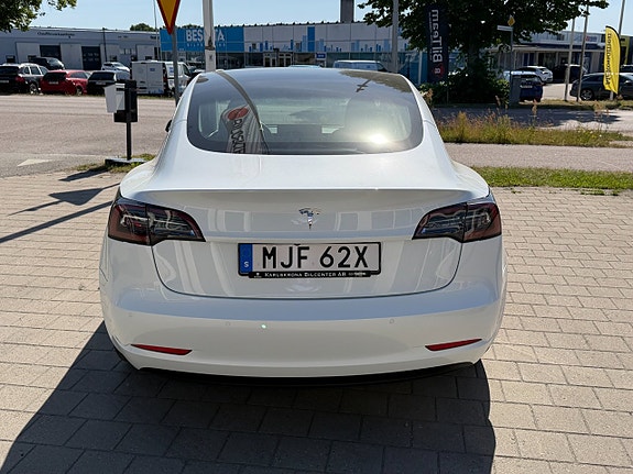 Tesla Model 3 5 of 24