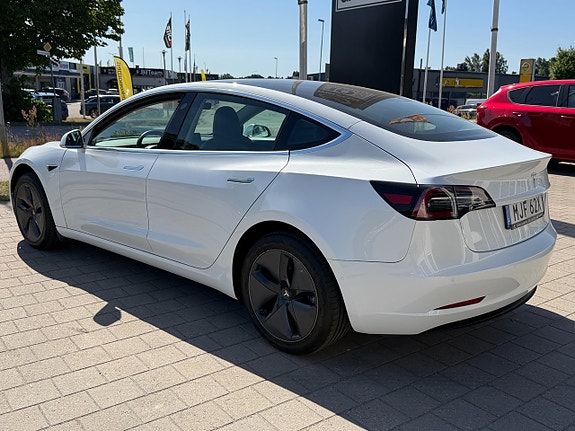 Tesla Model 3 6 of 24