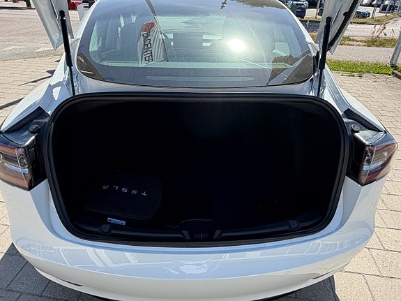 Tesla Model 3 14 of 24
