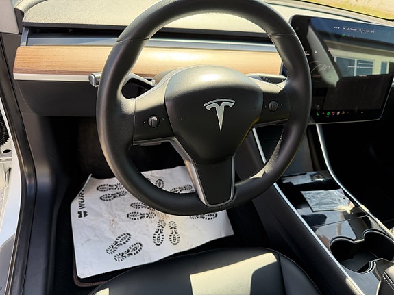 Tesla Model 3 22 of 24