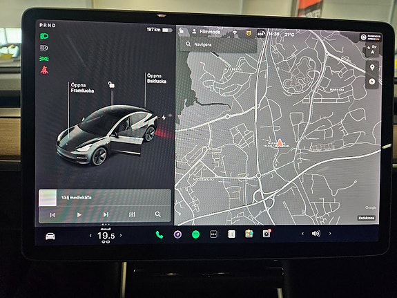 Tesla Model 3 9 of 24