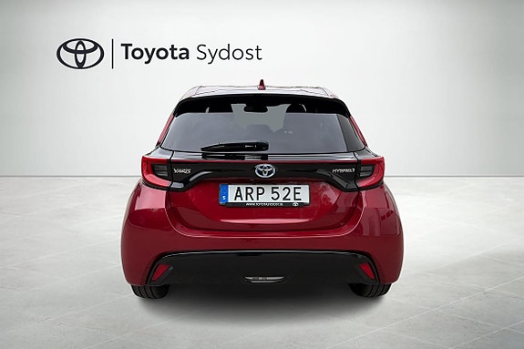 Toyota Yaris 4 of 5