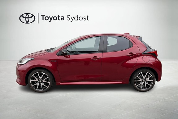 Toyota Yaris 3 of 5