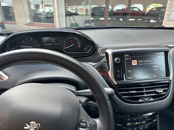 Peugeot 2008 11 of 15