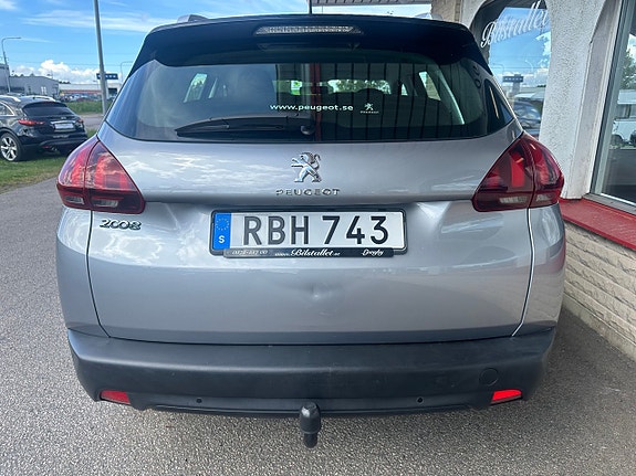 Peugeot 2008 8 of 15