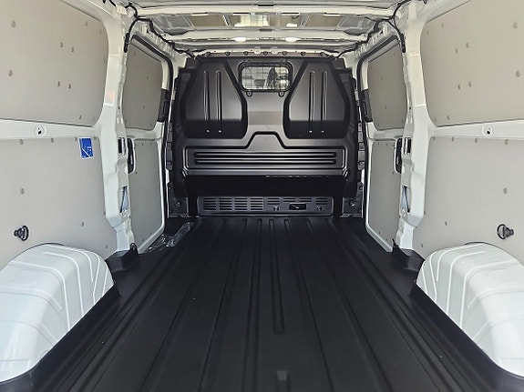 Ford E-Transit 10 of 10