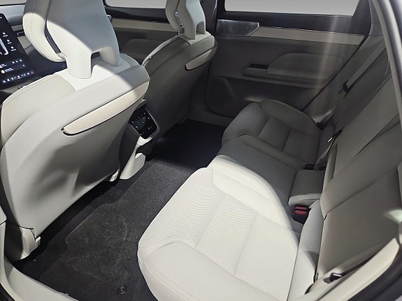 Volvo ES90 12 of 13