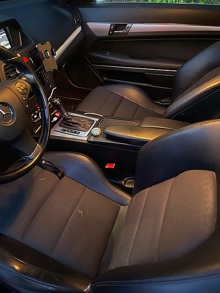 Mercedes-Benz E250 4 of 5