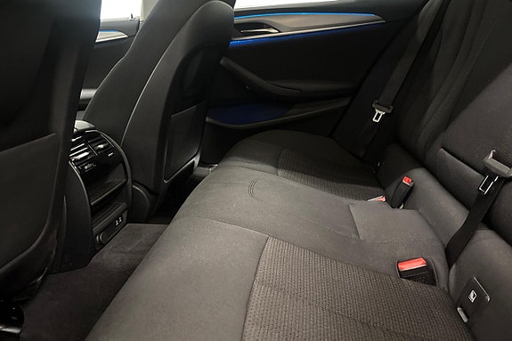 BMW 530e 11 of 19
