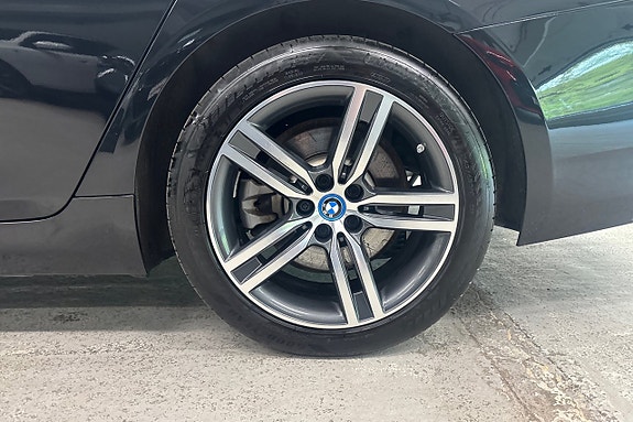 BMW 530e 16 of 19