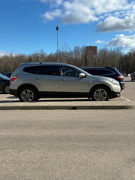 Nissan Qashqai+2 2 of 5