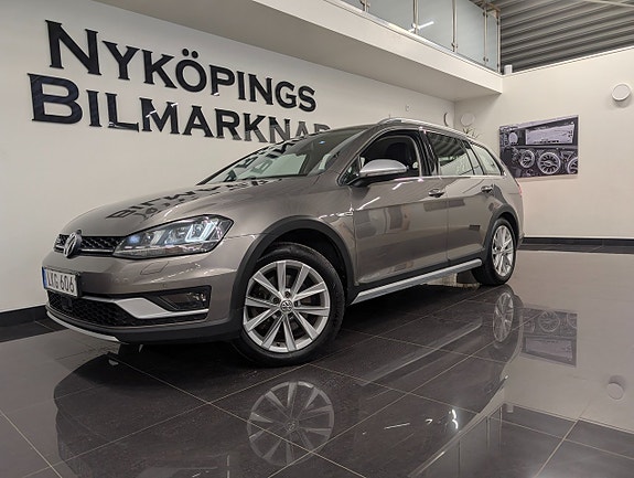Volkswagen Golf Alltrack 2 of 20