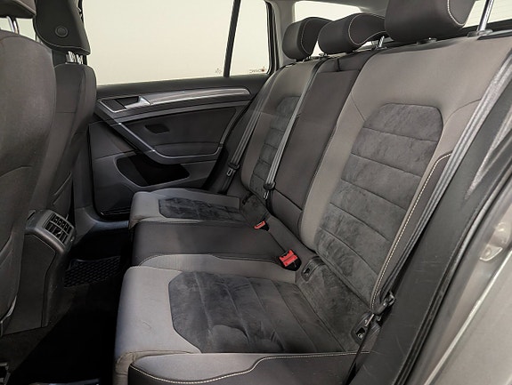 Volkswagen Golf Alltrack 8 of 20