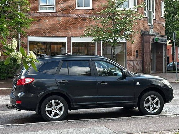 Hyundai Santa Fe 2 of 21
