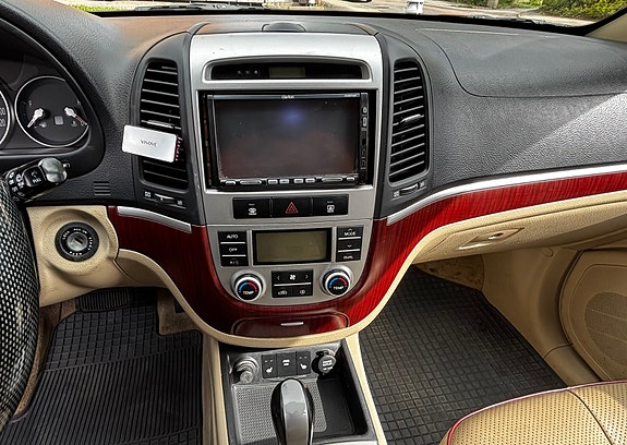 Hyundai Santa Fe 17 of 21
