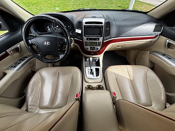 Hyundai Santa Fe 16 of 21