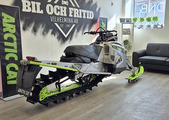 Arctic Cat Mountain Cat M8000 154" A1 4 of 4