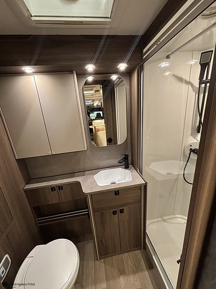 Kabe Travel Master Royal X 780 LT 23 of 27