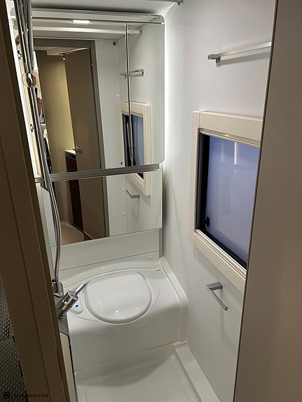 Adria Alpina 583 LP 15 of 21