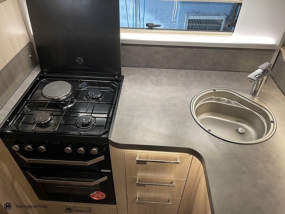 Kabe Royal 600 CXL KS 9 of 24