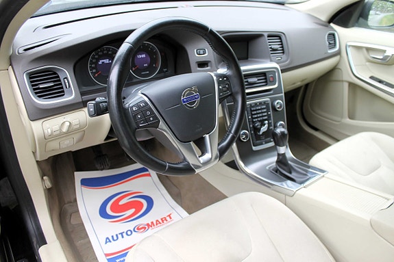 Volvo V60 3 of 4