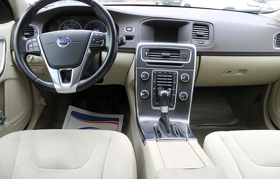 Volvo V60 4 of 4