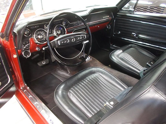 Ford Mustang 10 of 25