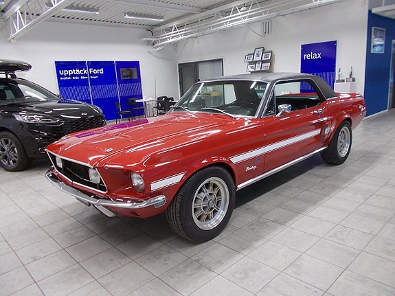 Ford Mustang 3 of 5