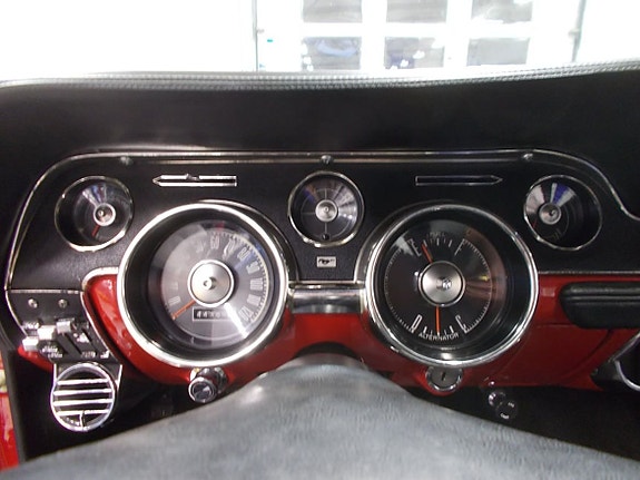 Ford Mustang 13 of 25