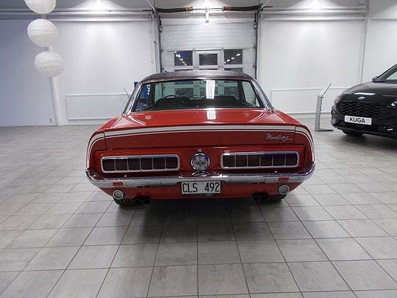 Ford Mustang 8 of 25