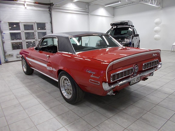 Ford Mustang 6 of 25