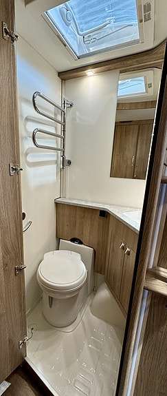 Kabe Classic 560 GLE KS / ALDE / Långbädd / Året runt standard 10 of 21