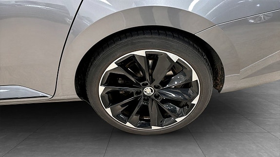 Skoda Superb 6 of 12
