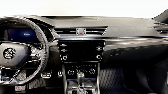Skoda Superb 9 of 12