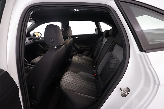 Volkswagen Taigo 10 of 17