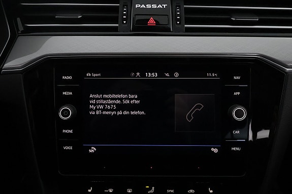 Volkswagen Passat 17 of 26