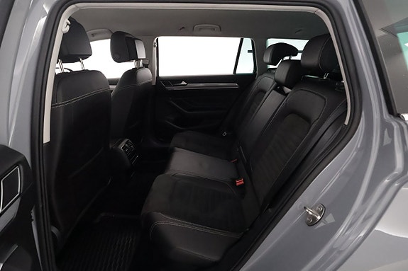 Volkswagen Passat 11 of 26