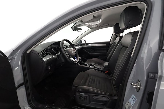 Volkswagen Passat 10 of 26