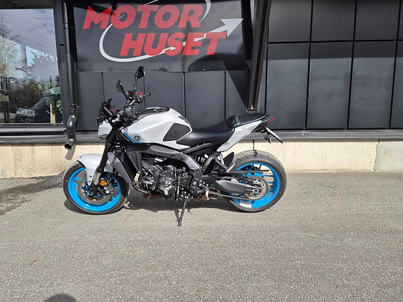 Yamaha MT-09 -24 2 of 4