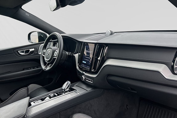 Volvo XC60 11 of 14