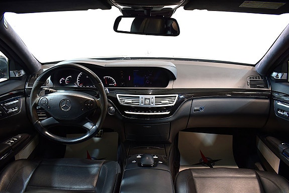 Mercedes-Benz S63 16 of 30