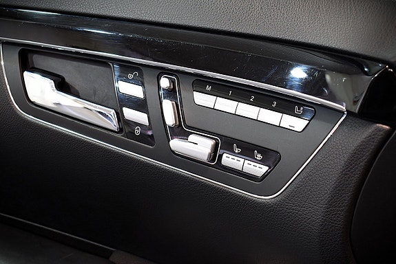 Mercedes-Benz S63 8 of 30