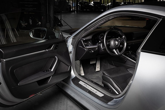Porsche 992 9 of 30