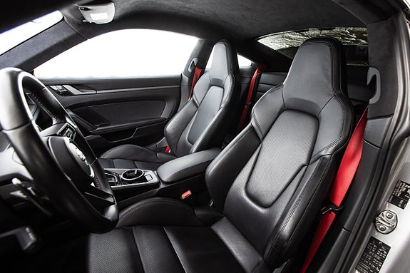 Porsche 992 13 of 30