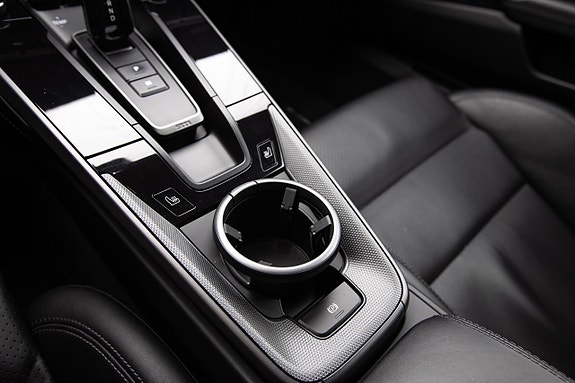 Porsche 992 24 of 30