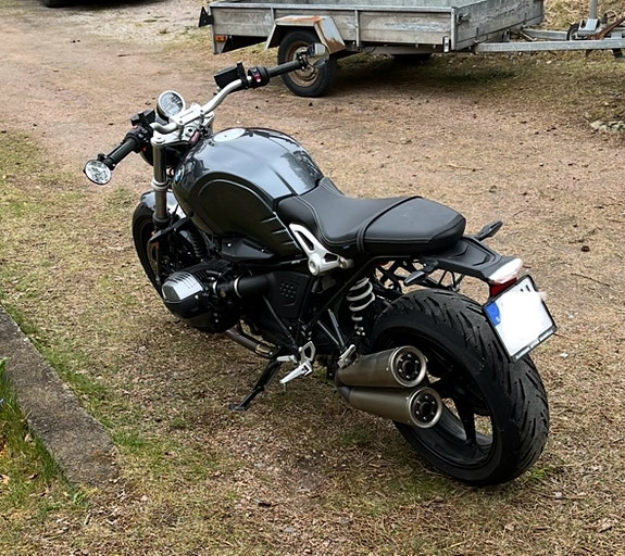 BMW R nineT Pure 2 of 3