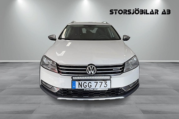 Volkswagen Passat Alltrack 8 of 19